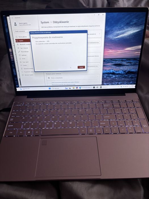 Laptop Molegar nowy bez pudełka