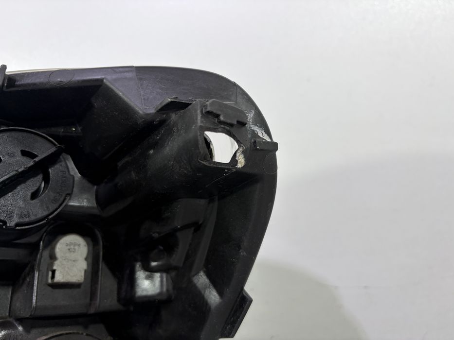 Renault clio iii 3 lift lampa przód przednia prawa europa uszkodzona