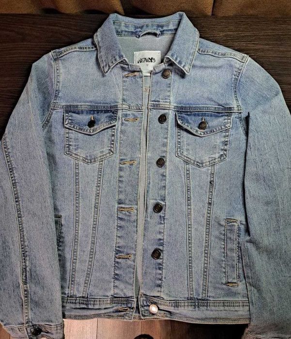 Жіночий джинсовий піджак