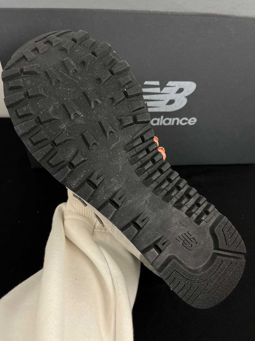 Sneakersy marki New Balance Biało-Beżowe Rozmiar 38 1/2