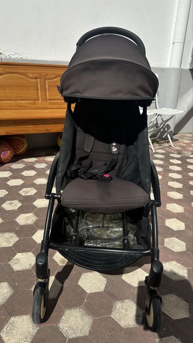 Carrinho de passeio Babyzen YOYO (Castanho/Preto) – Original e ultra compacto