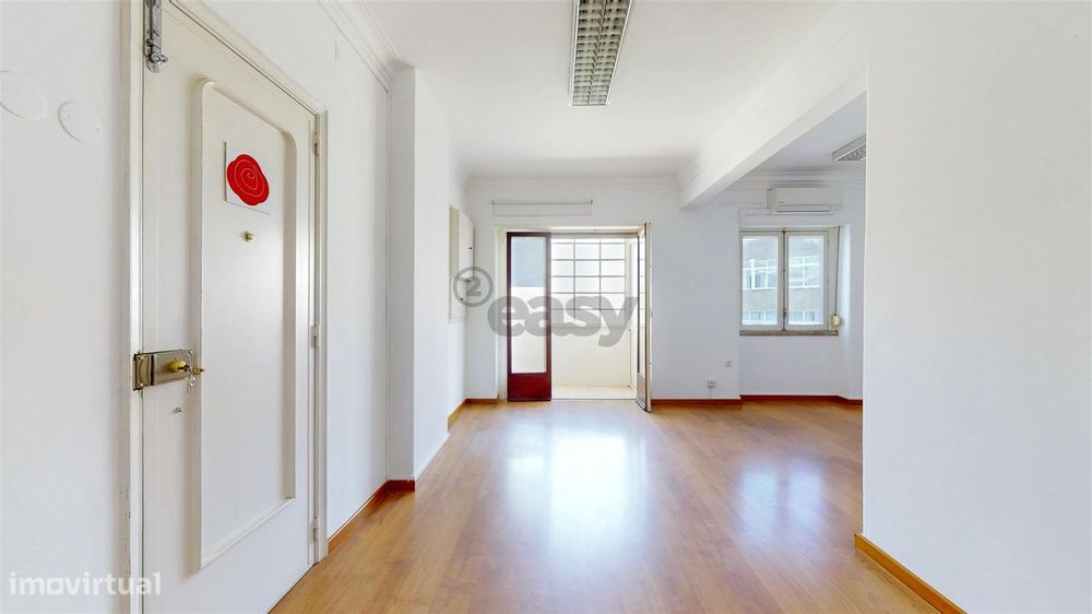 T5 Office for Rent in Arroios, Lisbon
