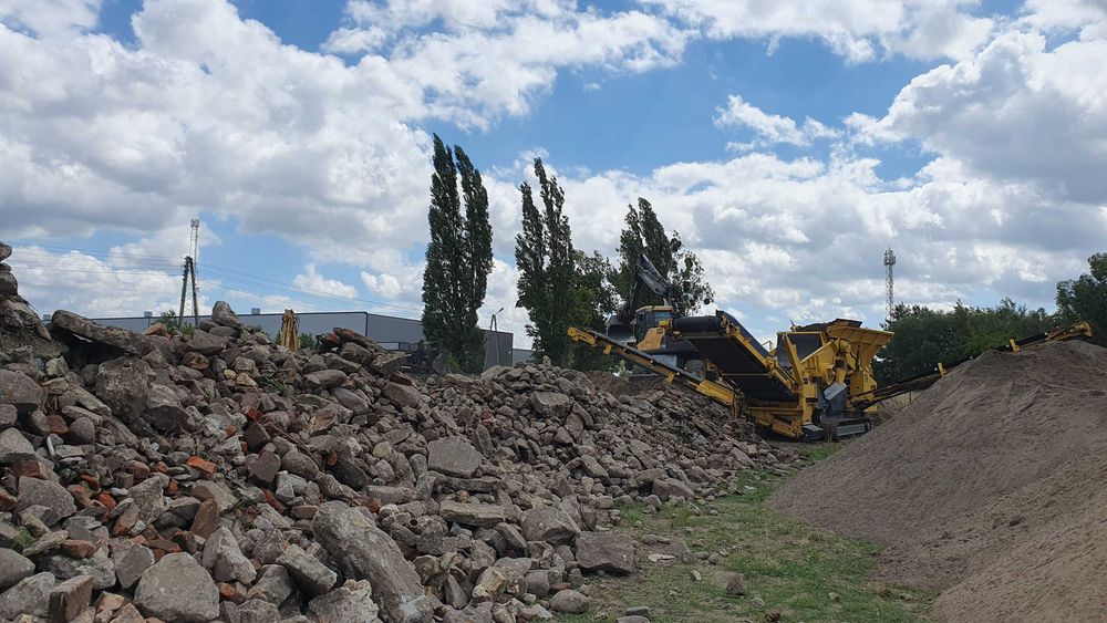 Wynajem przesiewacza - usługi przesiewania ziemi, kruszyw ,gruzu,gliny