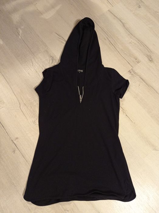 Czarna krótka sukienka