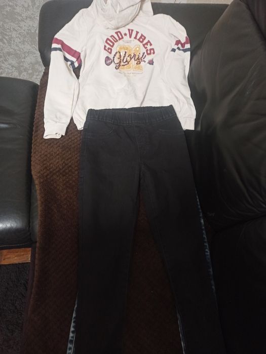 Віддам безкоштовно одяг