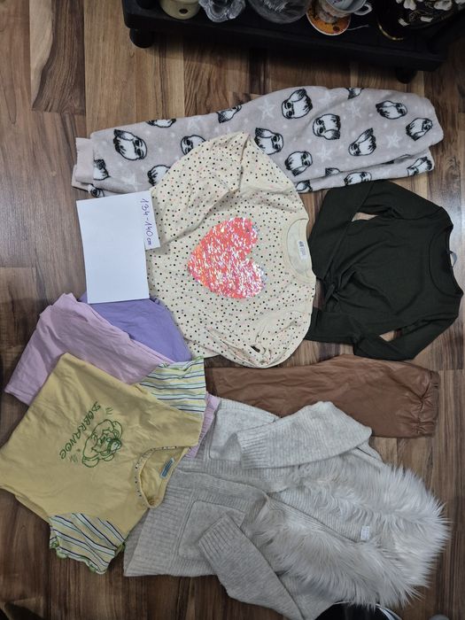 Zestaw ubrań dla dziewczynki rozmiar 134-140