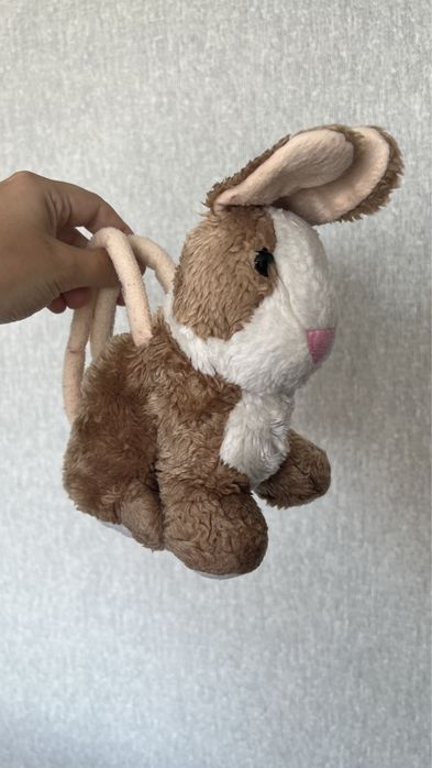 Мʼякі іграшки: котики, собачка, кролик, бджола