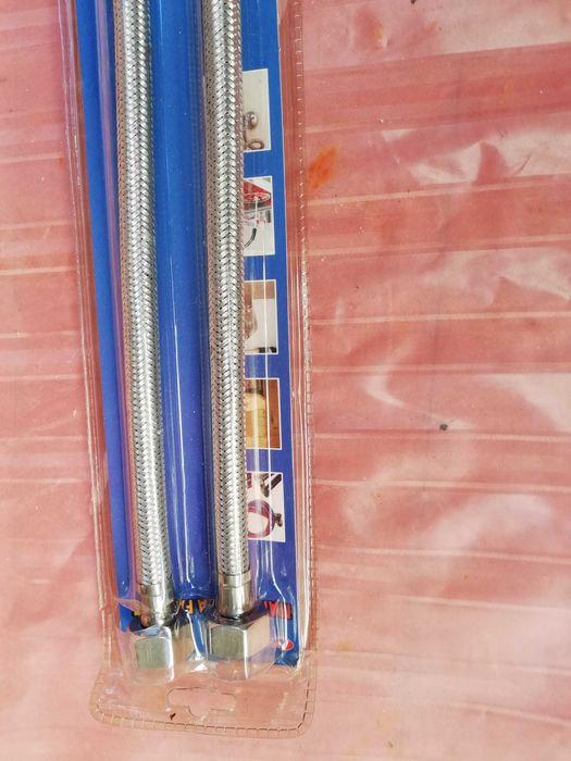 Bichas torneira 60 cm, novas e embaladas