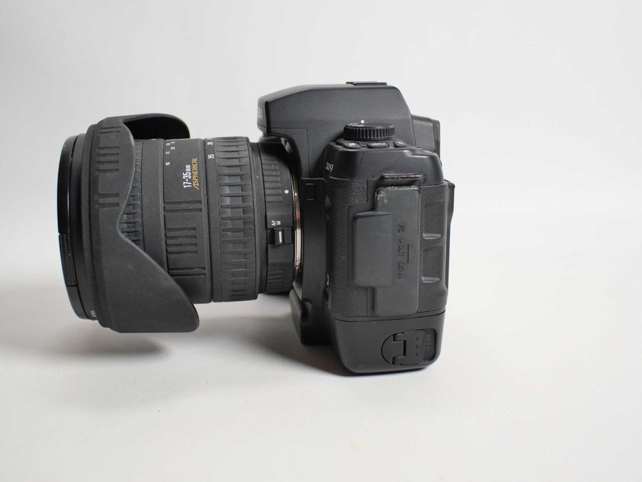 Фотоапарат Sigma SD9+Sigma 17-35mm f/2.8-4 EX DG IF HSM Aspherical