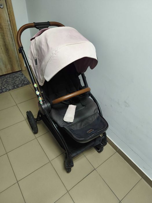 Продам универсальную коляску kindercraft 2 в 1