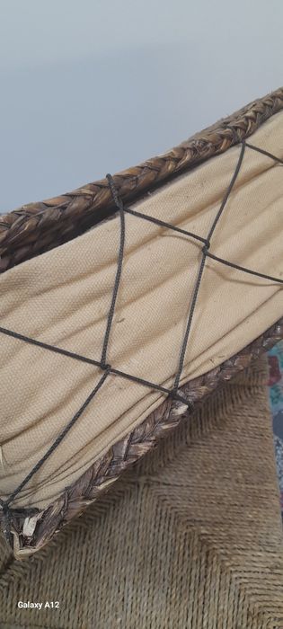 Puff com arrumação  e mesa ou assento  ambos de verga