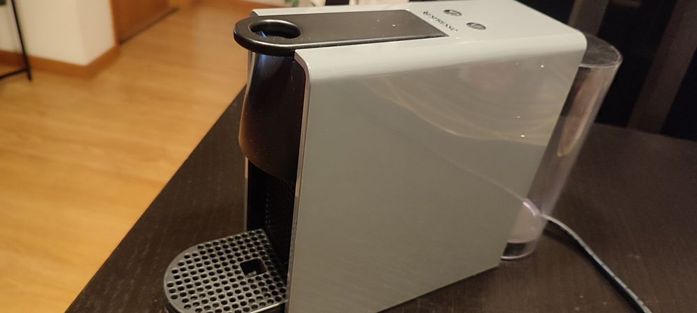 Vendo máquina de café Nespresso para peças
