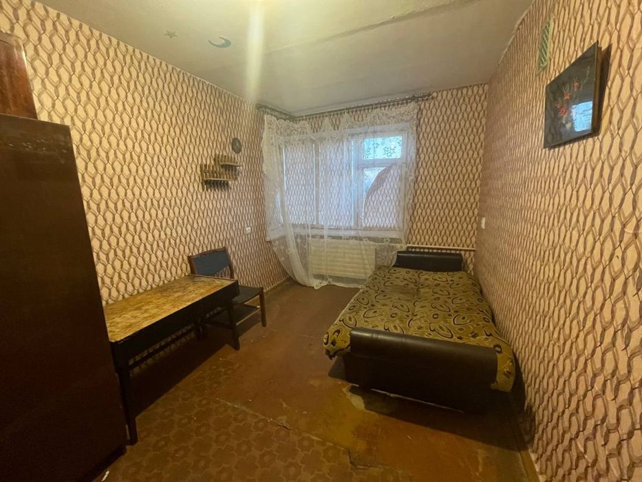 Продаж просторої кімнати в гуртожитку