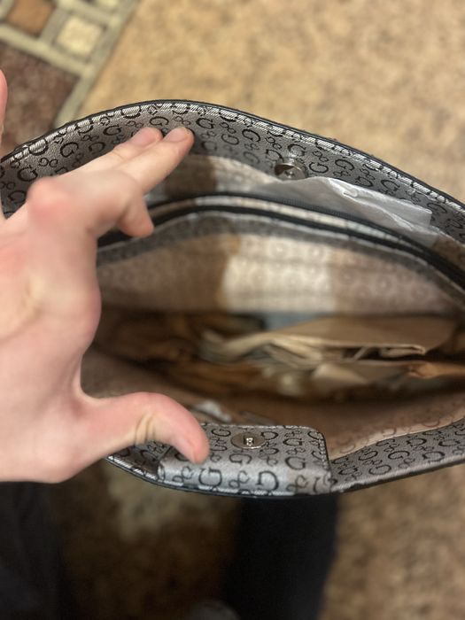 Нова сумка GUESS