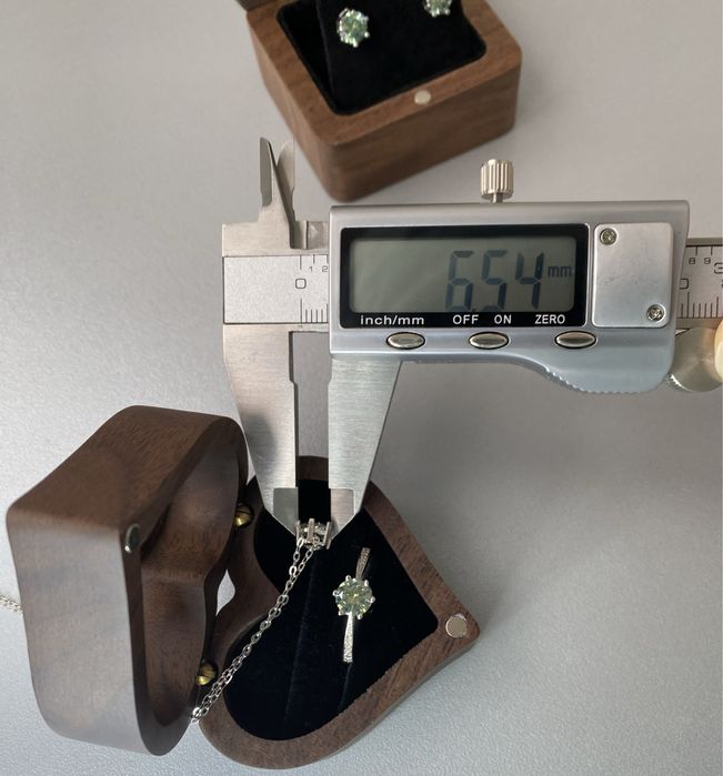 Муасаніт конкурент діамантів синьо-зелений муассанит