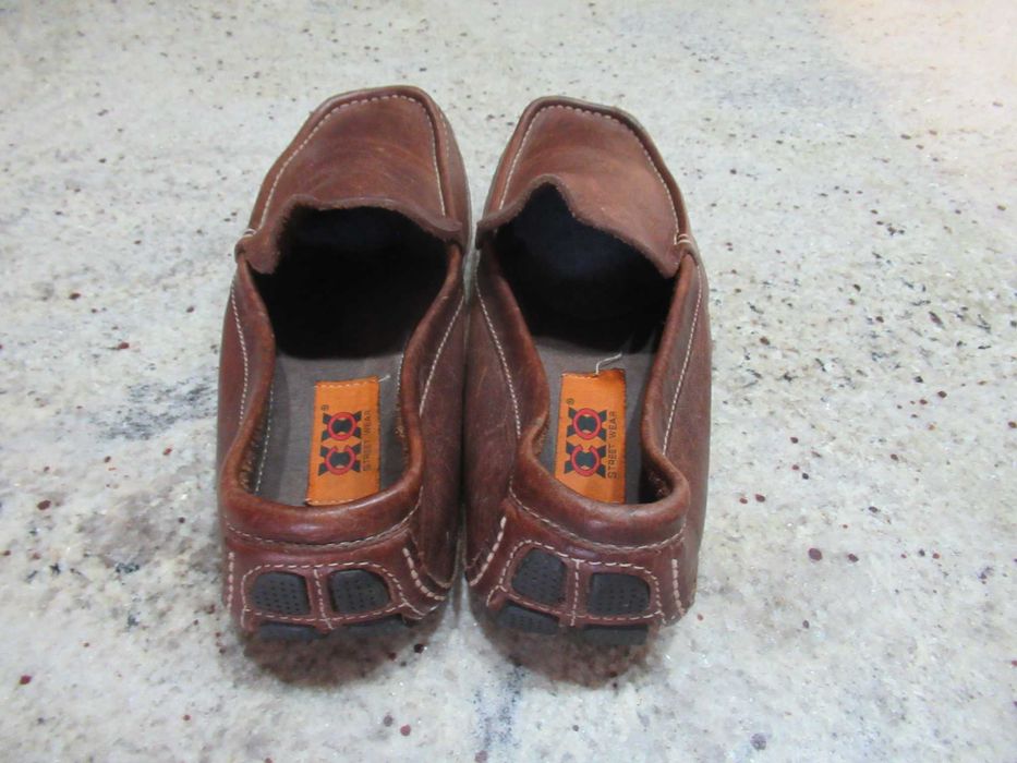 Sapatos Mocassins 42/43 castanhos em pele