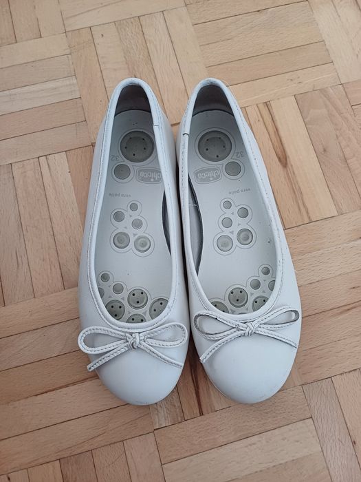 Buty dziecięce Chicco, rozm. 32, białe – stan bardzo dobry