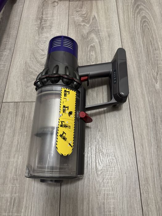 Dayson V10 Absolute w zestawie z szczotką i ładowarką