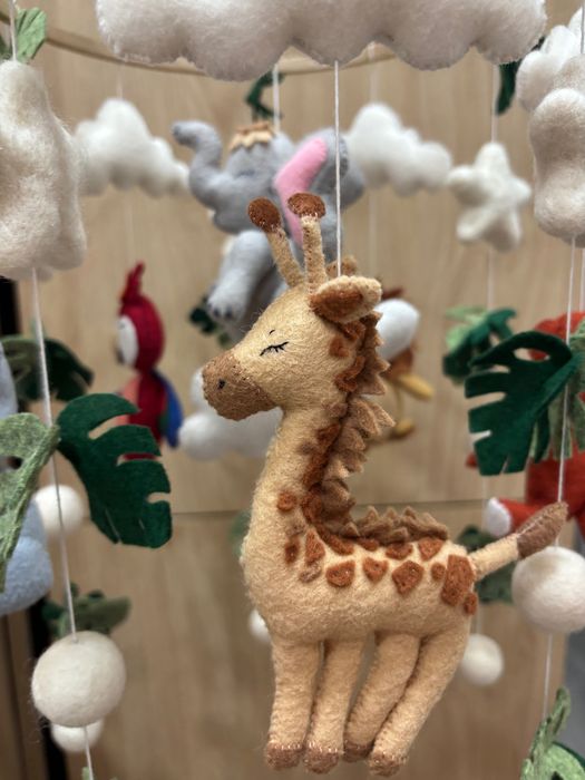 Мобіль дитячий ручної роботи