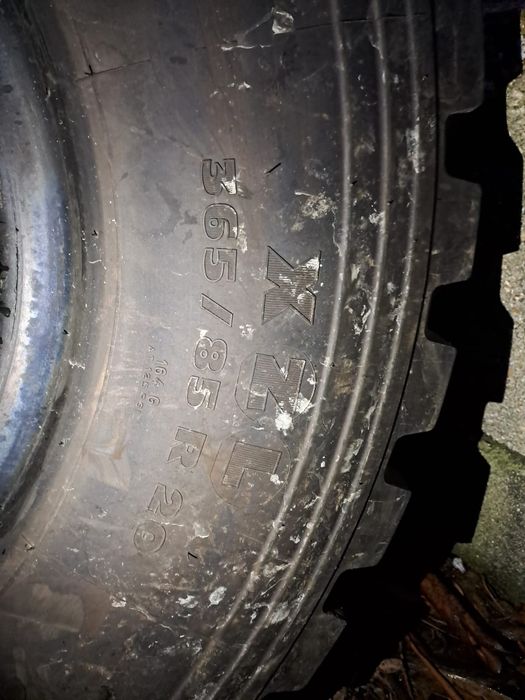 2 penus industriais Michelin XZL 365/85 R20 164G