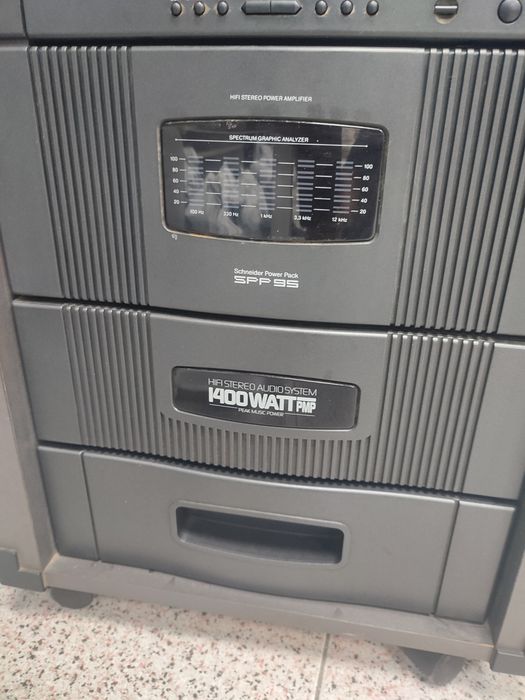 Sistema de Som com carrinho