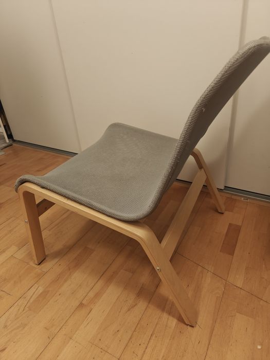Fotel Nolmyra .Drewniana konstrukcja.