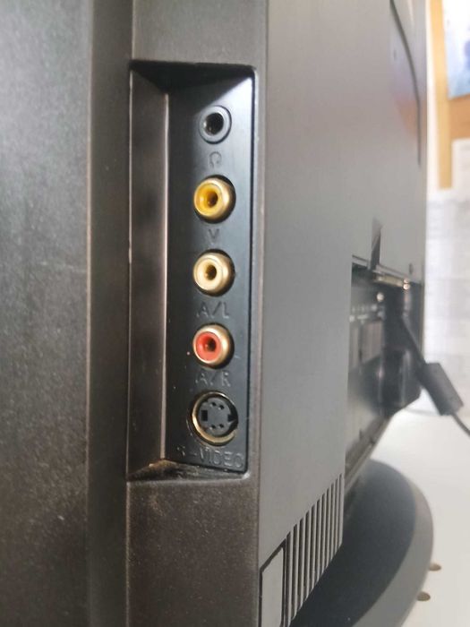 Televisão e monitor de PC - 20 Polegadas