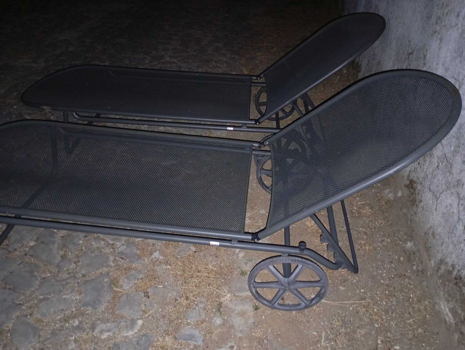 2 espreguiçadeiras