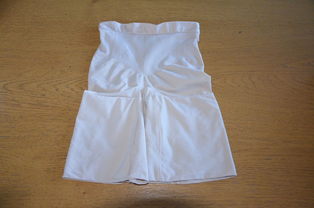SPANX bielizna wyszczuplająca spodenki r. L 42-44