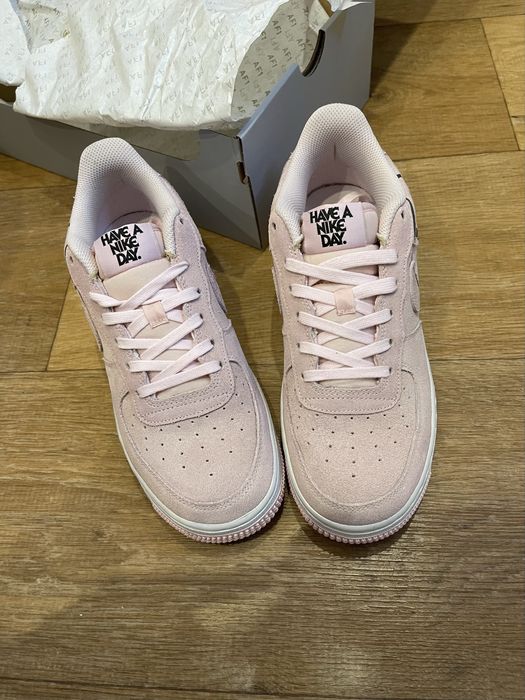 Жіночі кросівки Nike Air Force 1 Smile 39 розмір