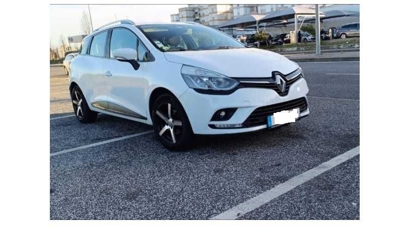 RENAULT – Este veículo de 2017 oferece uma condução fiável e prática, ideal para quem procura um automóvel robusto para o dia a dia — photo 2