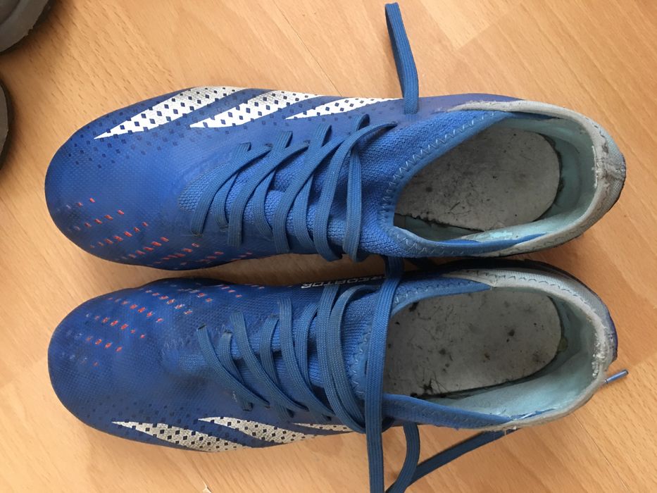 Buty piłkarskie korki adidas  rozmiar 42 1/2