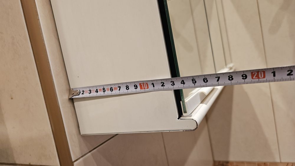 Szafka łazienkowa z lustrem