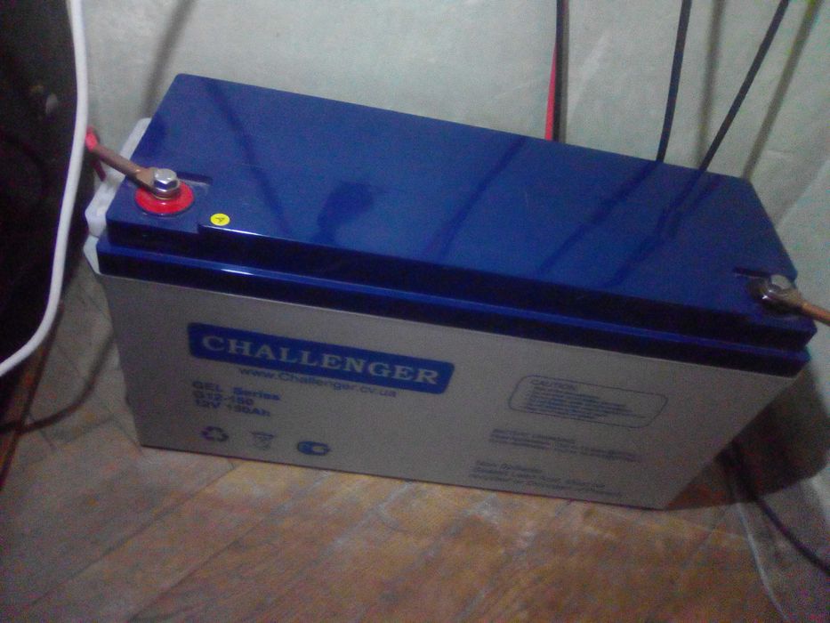 Гибридный инвертор (ИБП/ДБЖ+СЭС) Axioma чистый синус + АКБ 150 Ач