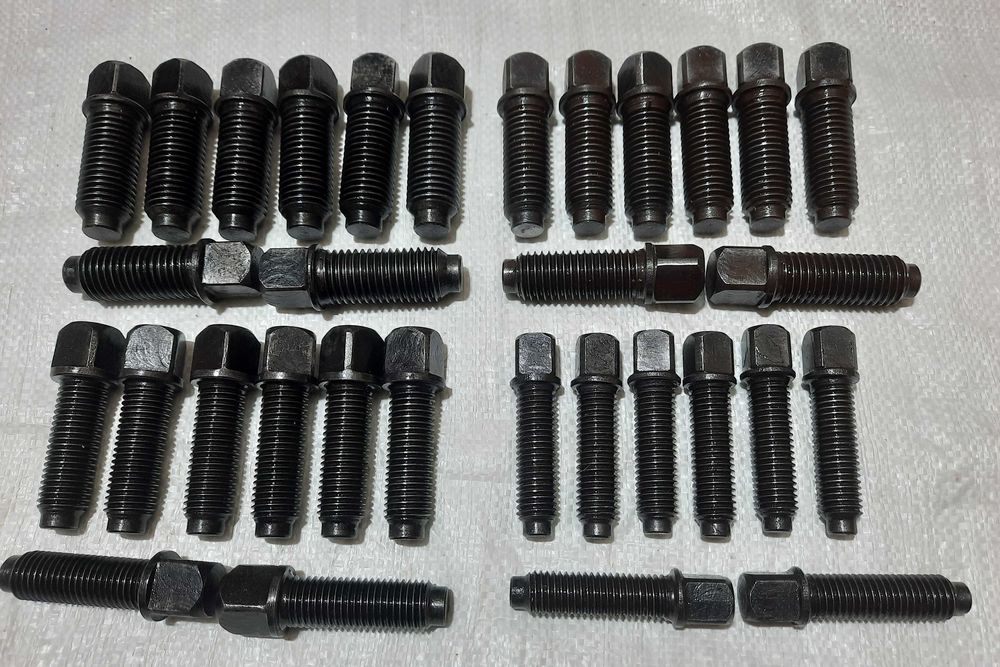 Болт М14; М16; М18; M20 в резцедержатель, 8шт, новые