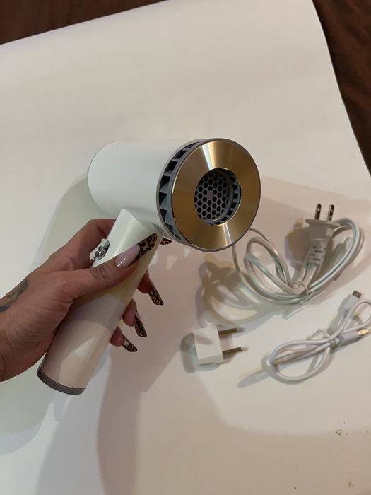 Портативний фен