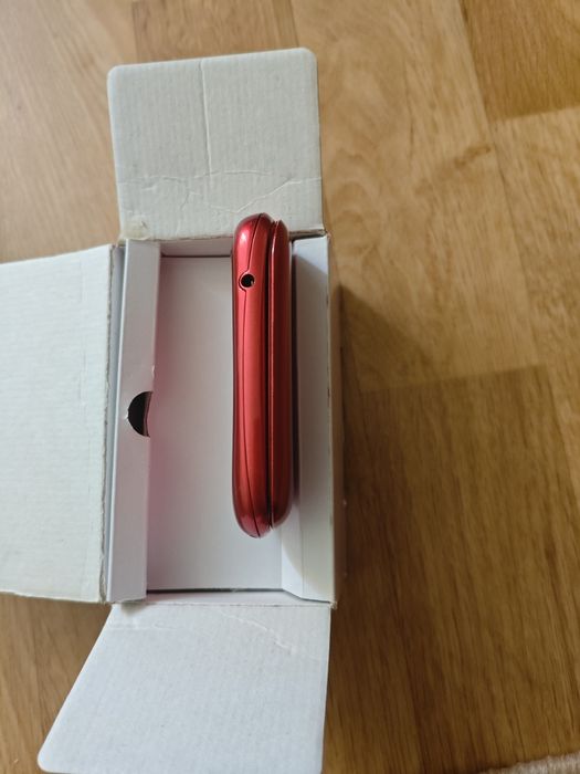 Телефон Samsung GT-E1272