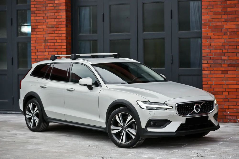 Volvo V60 Cross Country 2.0D4 190PS AWD FULL LED HARMAN BLIS skóra kam360 WEBASTO asyst serwis