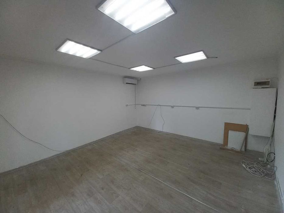 Оренда фасадного МАФу, вул. Драгоманова, Дарницький район. Без комісії