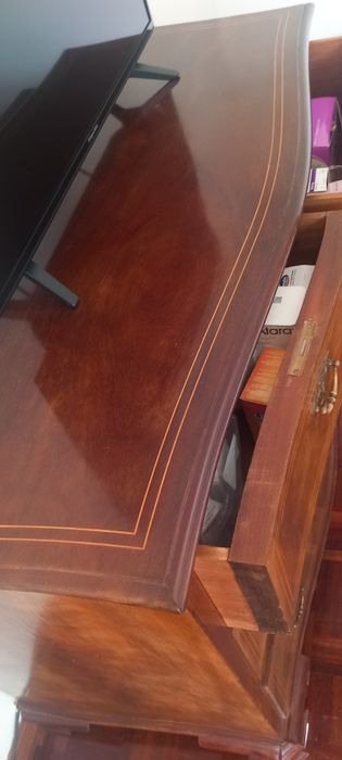 Movel em bom estado madeira maciça