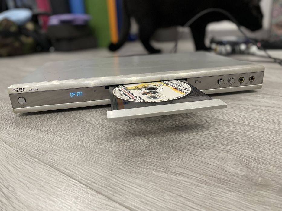 Програвач XORO DVD у робочому стані