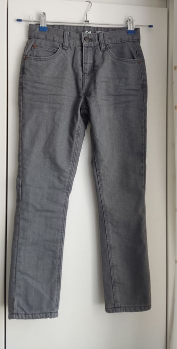 Nowe bez metki jeansy ocieplane chłopięce C&A, 134