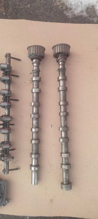 Мотор trafic 2,5 літра розібраний