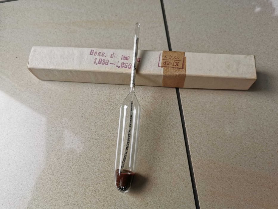 Urządzenie do badania ciężaru właściwego moczu - 1,030 – 1,060 g/cm3