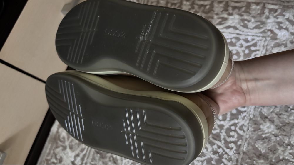 Кроссовки снікерси лак Ecco 39