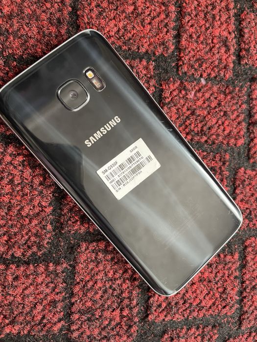 Samsung телефон.