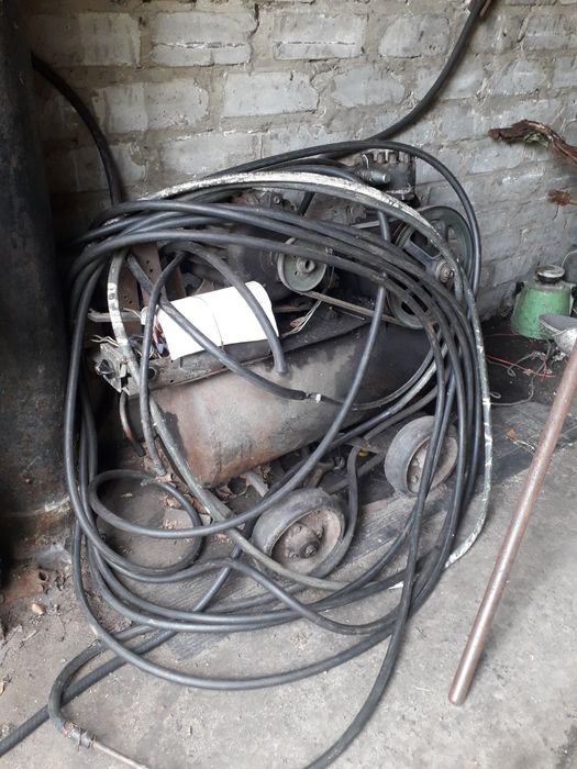 Компрессор, для сжатия и подачи водуха под давлением