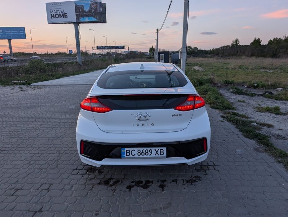 Hyundai ioniq plug in