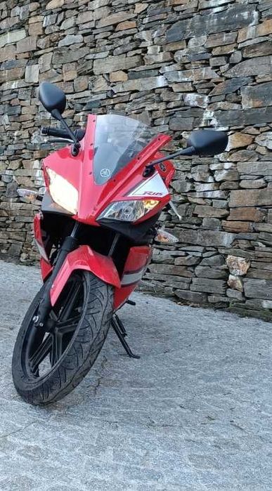 Yamaha YZF R125 de 2009 imaculada