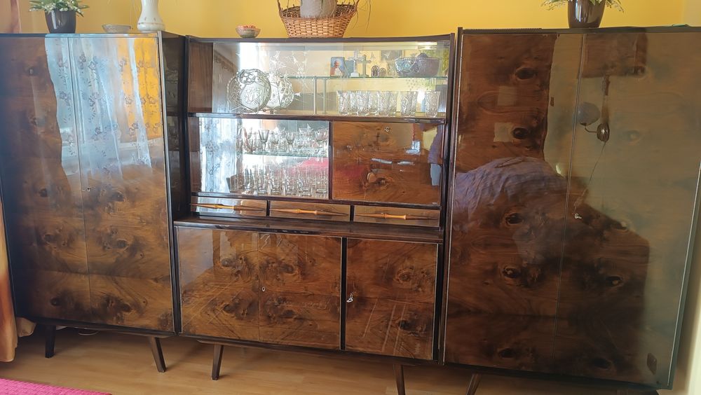 Meble z PRL wysoki połysk